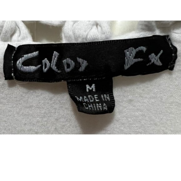 Color FX white top with ruffle front; womens' size M. - Picture 6 of 6